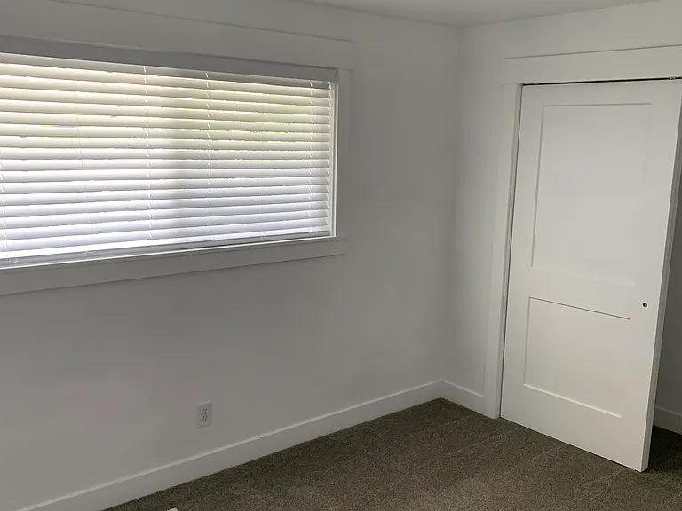 218 N 350 E — Photo 7