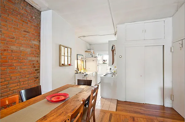 Rented by Nest Seekers International | media 29