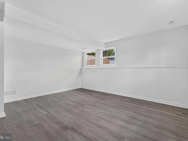 150 Fairway Rd — Photo 18