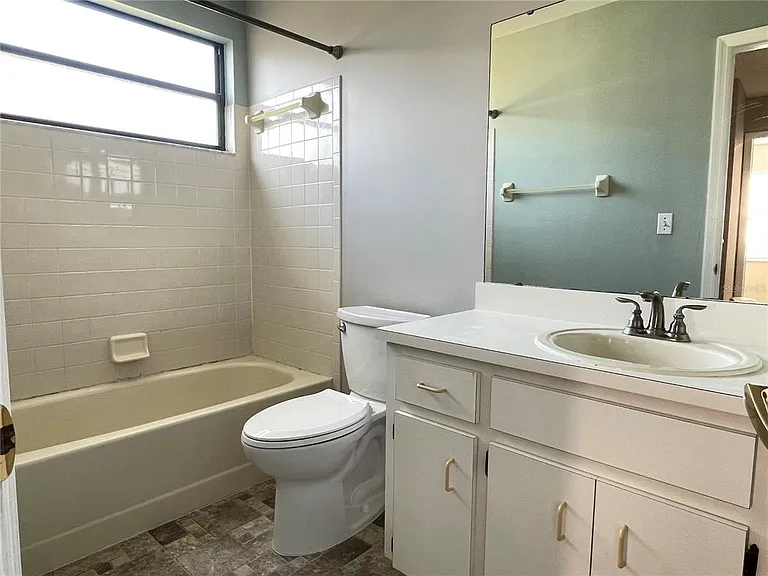 687 Lake Dexter Cir — Photo 16