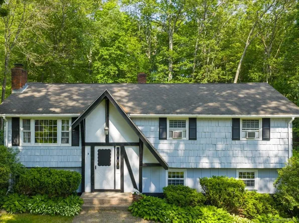 10 Lucerne Drive, Willington, CT 06279