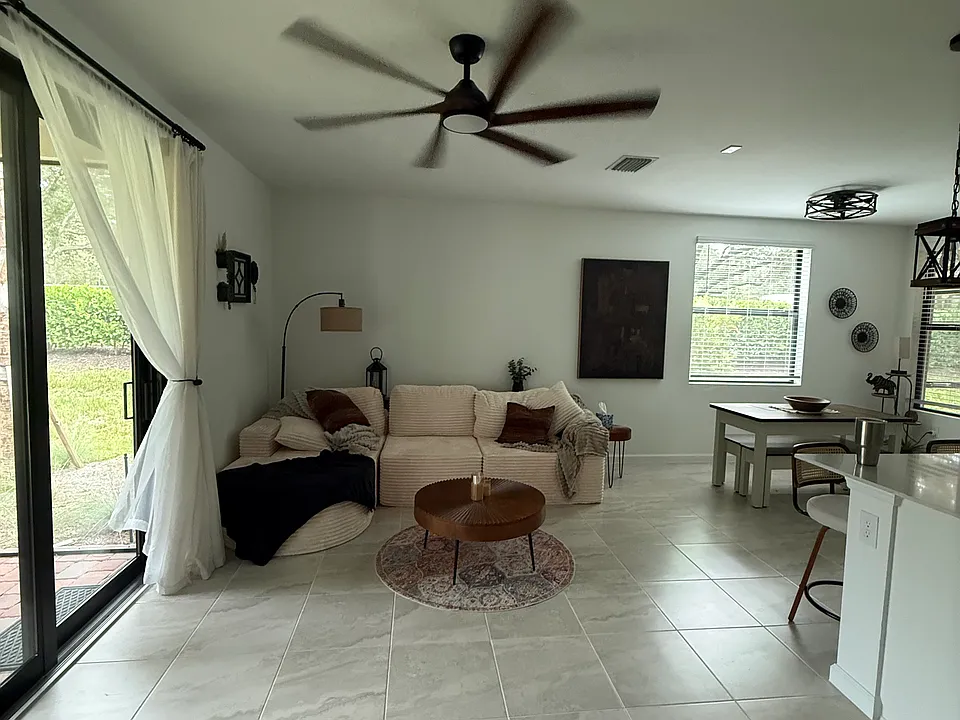 1622 Lake Jessup Cir