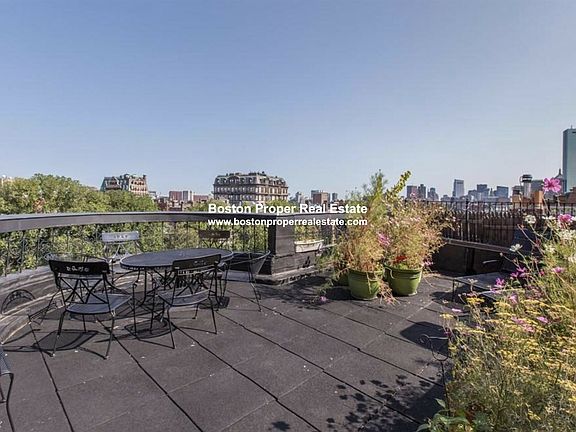 386 Commonwealth Ave. Boston - Back Bay Building Photo 2