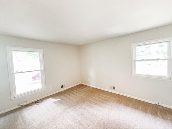 5th image of 6810 Lakeshore Dr