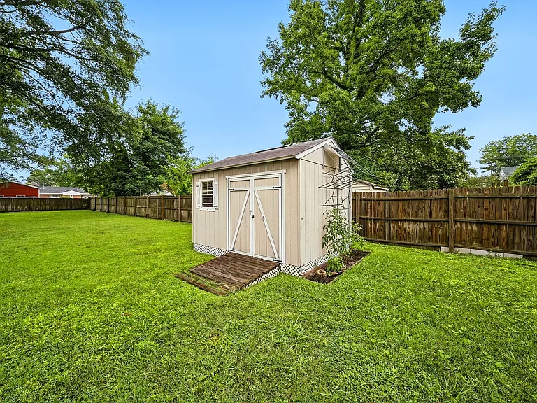 722 Dune St — Photo 35