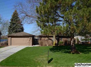 100 Ginger Cove Rd NE, Valley, NE 68064