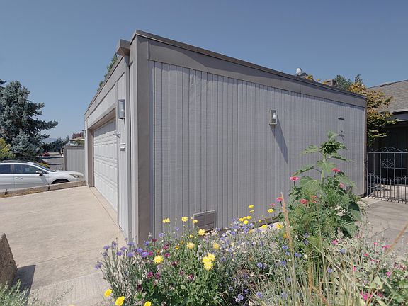5th image of 228 Mount Echo Dr