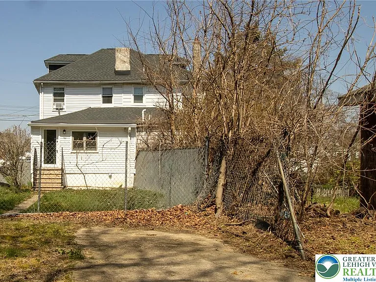 2246 2nd St — Photo 25