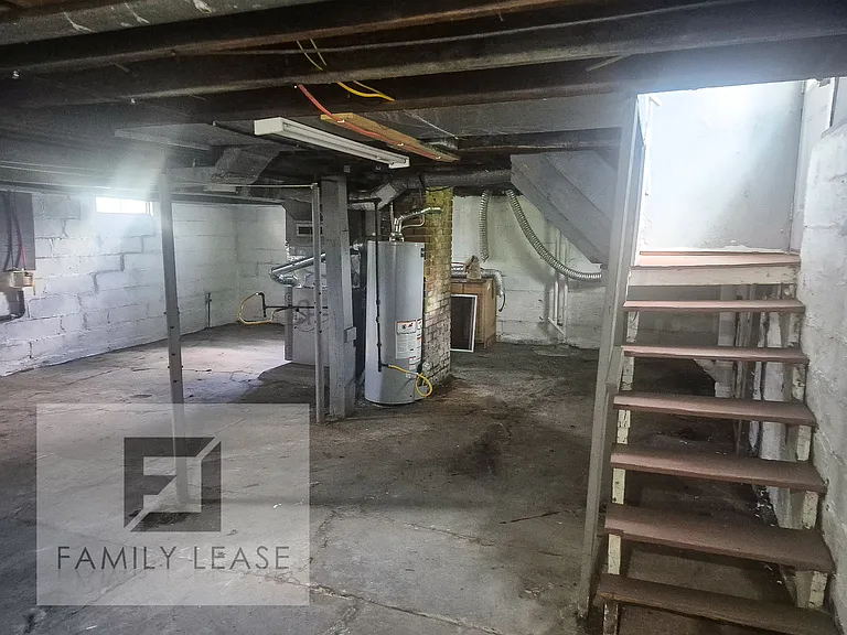 1701 Huron Ave — Photo 40