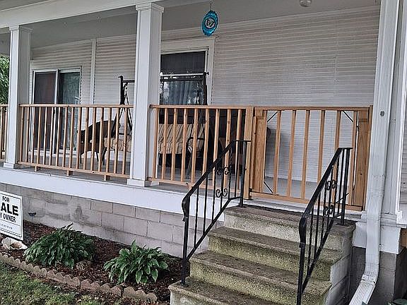 5th image of 222 E Chestnut St