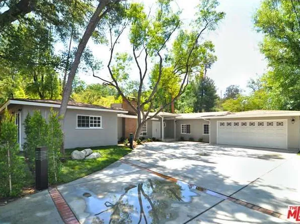 19140 Charles St, Tarzana, CA 91356