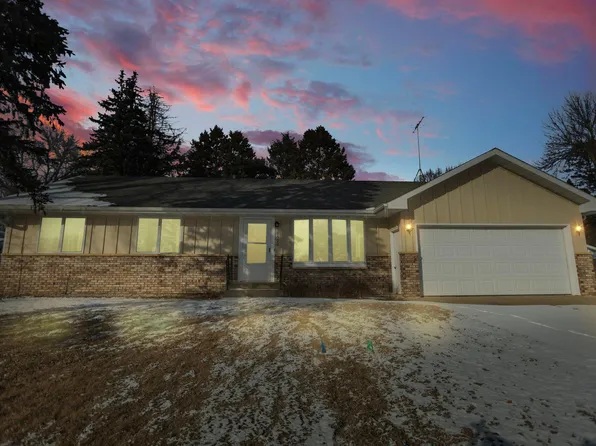 1502 Windsor Pl, Faribault, MN 55021