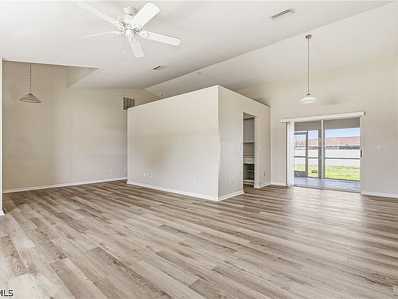 4th image of 1233 SE 23rd Ave