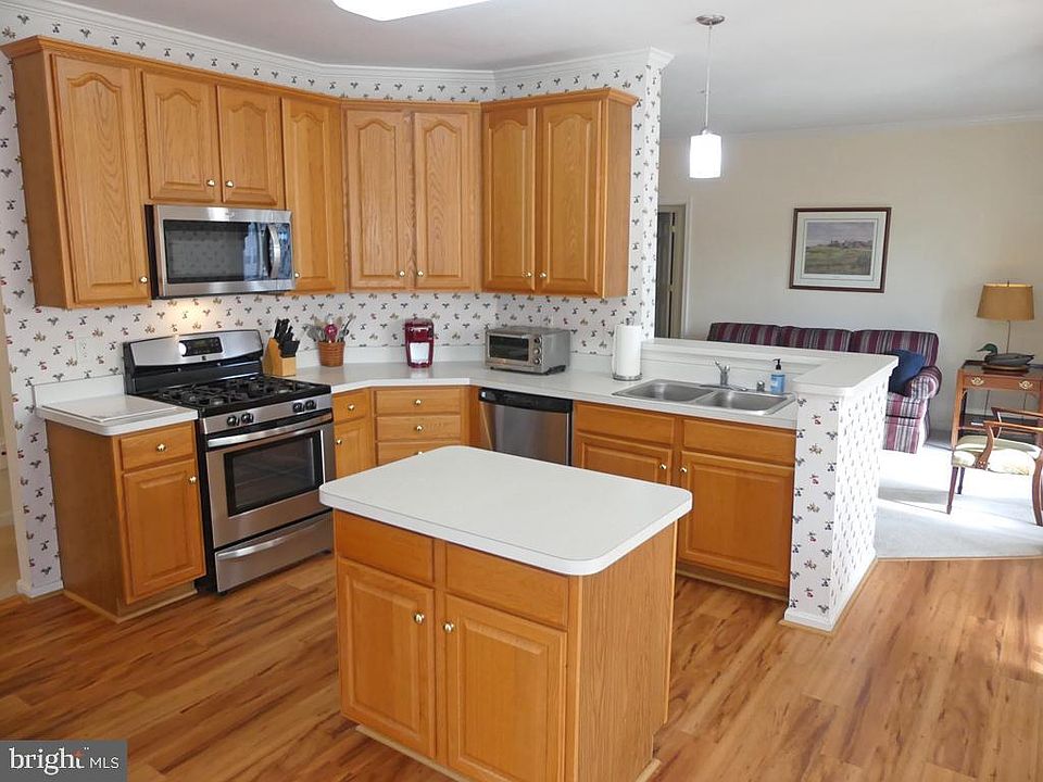 1st image of 1306 Scottsdale Dr Unit 211