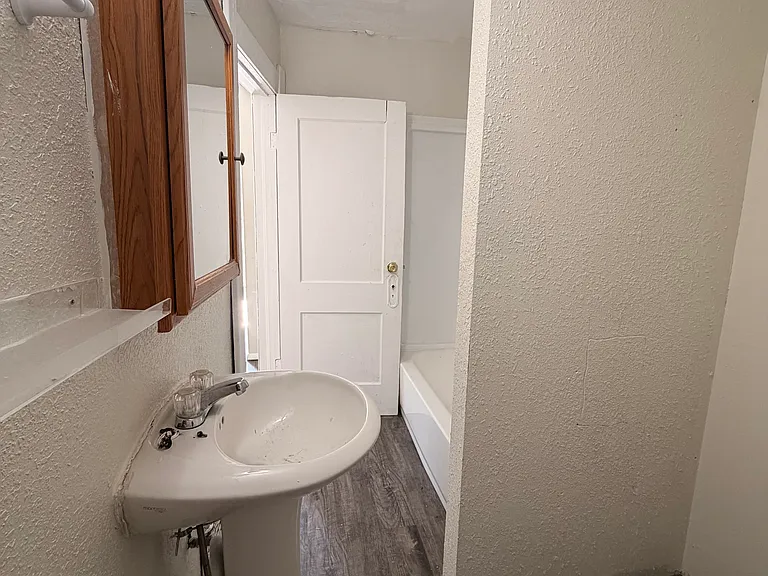 1455 Oak St — Photo 17