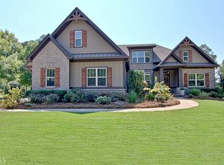 107 Lake Shore Dr, Newnan, GA 30265