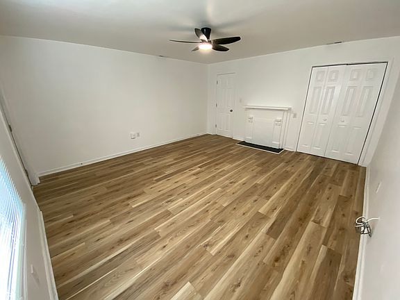 3rd image of 2540 Griffiths Ave