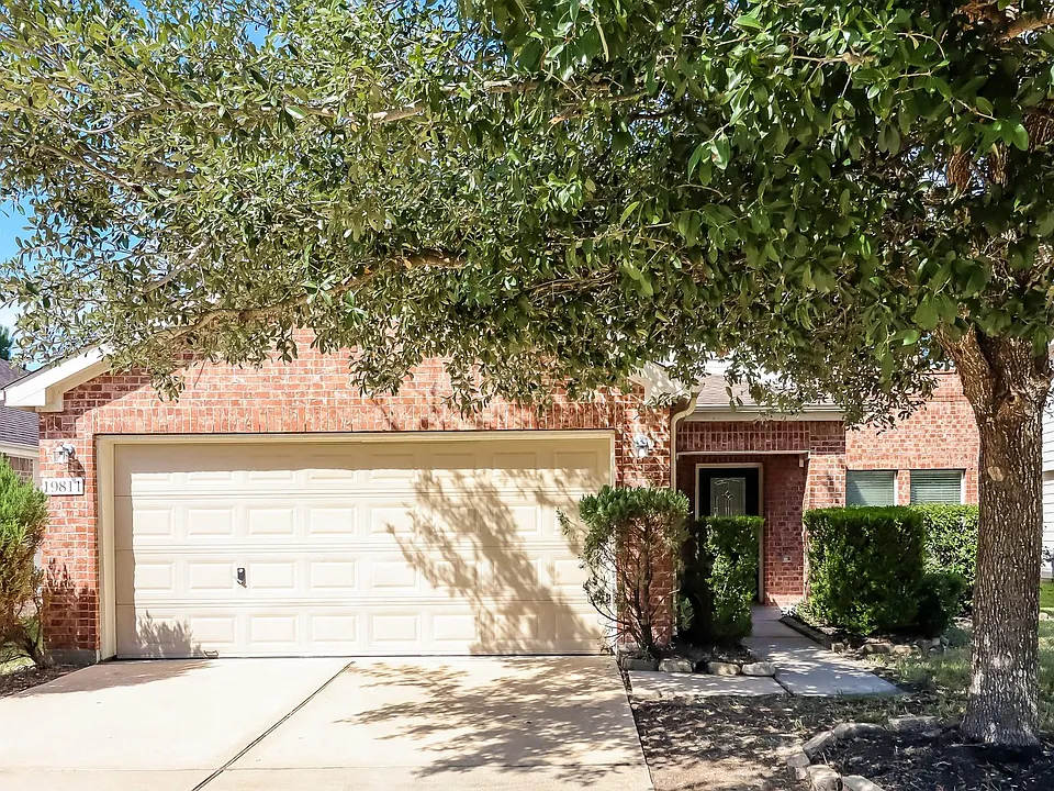19811 Breezy Cove Ct