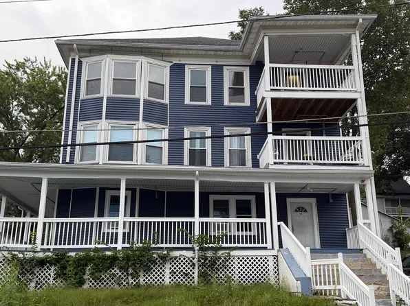 99 Cross St, Southbridge, MA