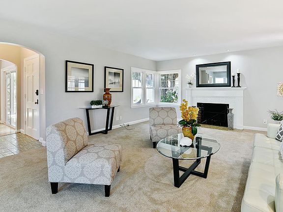 5th image of 22 Garden Ln