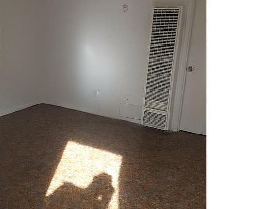 3rd image of 2428 Hancock Ave