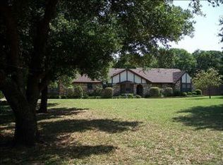 1208 Robin Dr, Roanoke, TX 76262