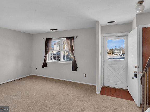2nd image of 118 Linda Ct