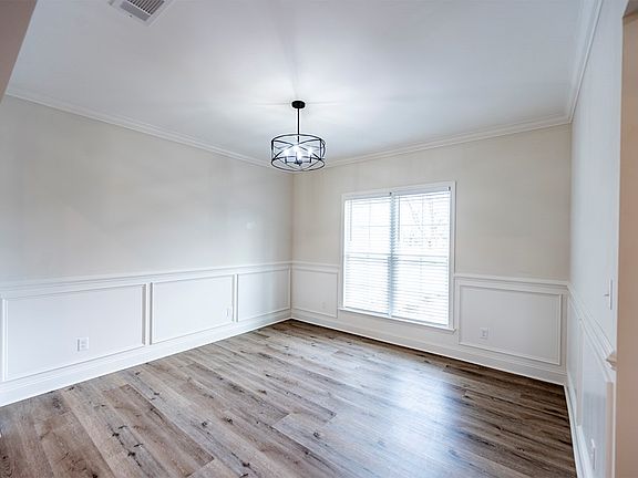 4th image of 532 Churchview Dr