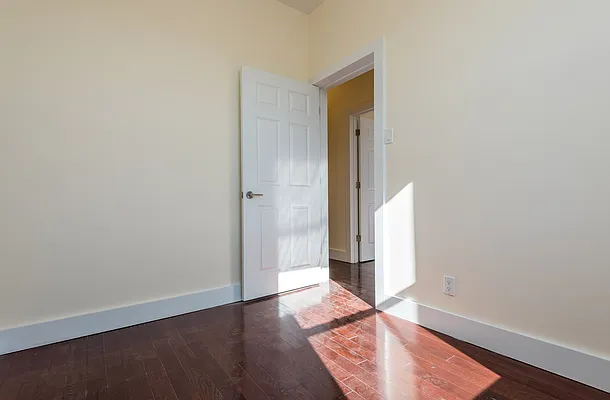 Rented by Nooklyn NYC LLC | media 12