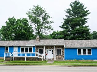 510 W Harrison St, Villa Grove, IL 61956