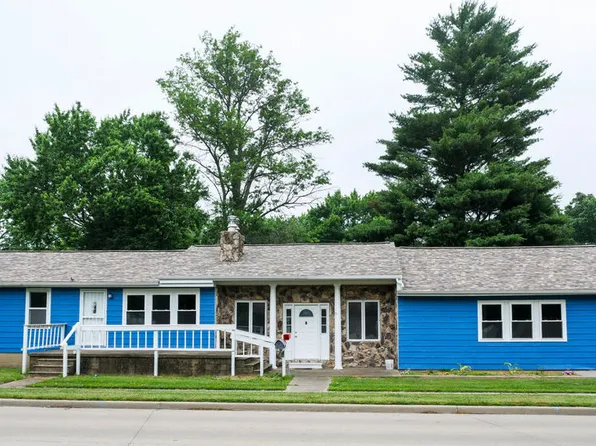 510 W Harrison St, Villa Grove, IL 61956