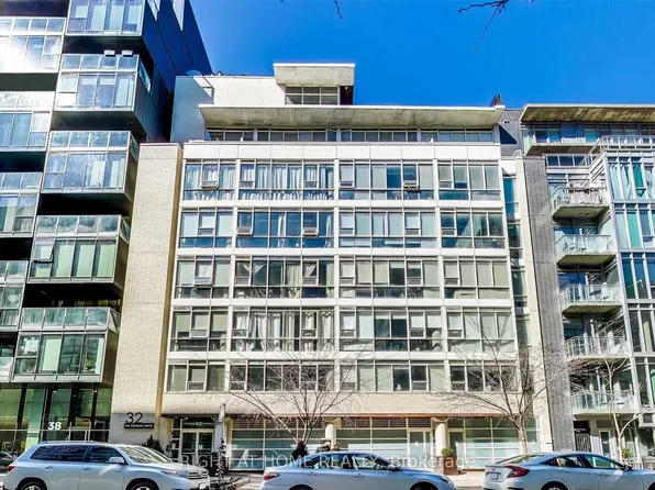 32 Stewart St #305, Toronto, ON M5V 3T2