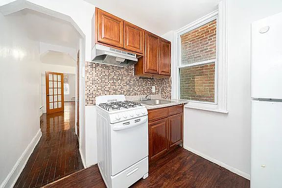 4th image of 67 Pitt St APT 3B