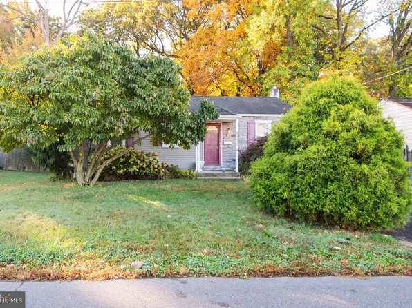 2320 Dixon Ave, Croydon, PA 19021