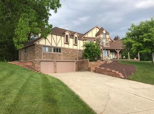 2095 Klingensmith Rd, Bloomfield Hills, MI 48302