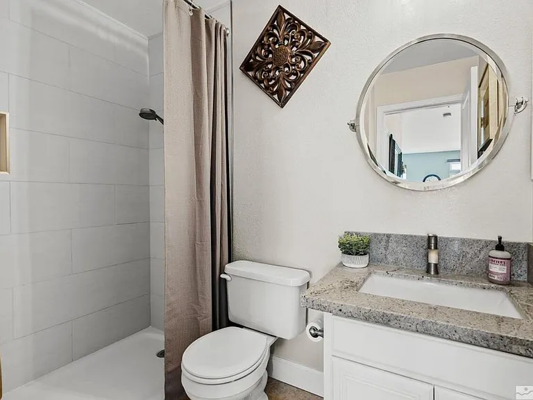 3270 Fairlands Dr — Photo 3
