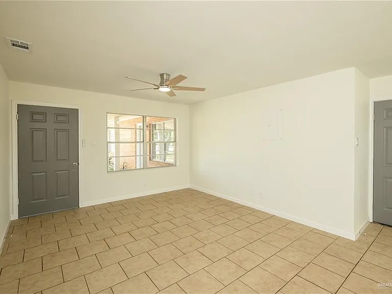1823 Warren St — Photo 19