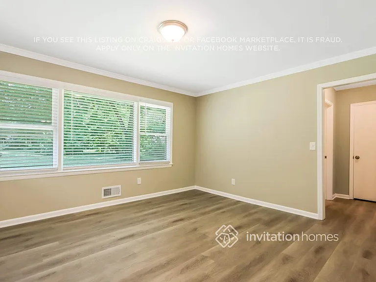 1470 W Austin Rd — Photo 3
