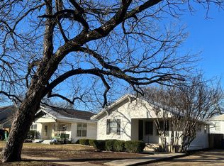 922 Plum St, Graham, TX 76450