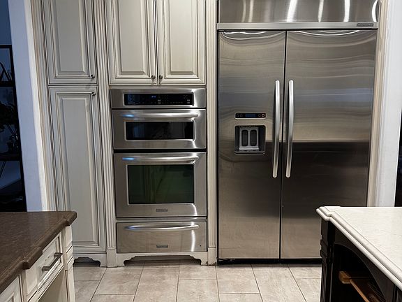 3rd image of 13935 Chandler Blvd