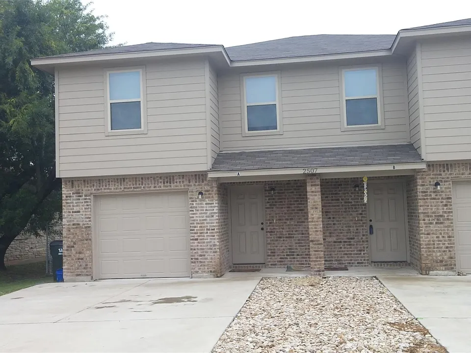2507 Oak Ln #A