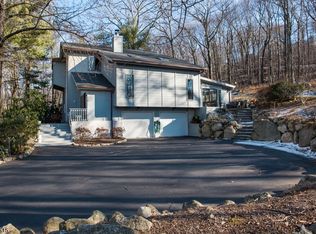 4 Dixon Ter, Kinnelon Borough, NJ 07405