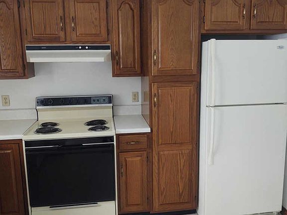 3rd image of 108 Mary Ann St