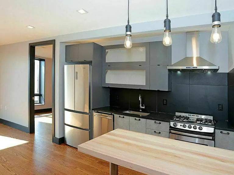 15 Cedar St #1B — Photo 1