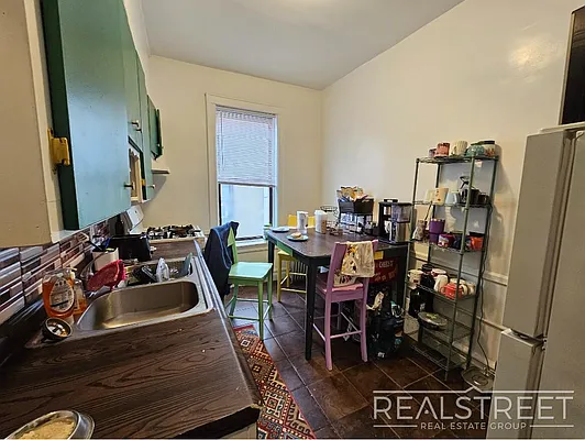 Rented by Real Street Inc | media 3