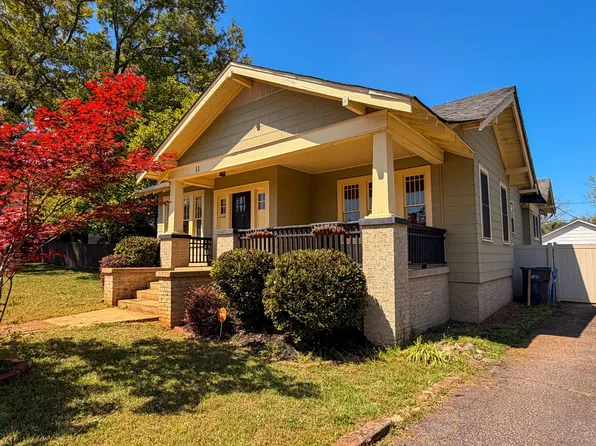 11 Perry Rd, Greenville, SC 29609