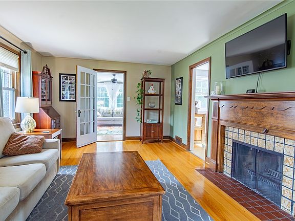 2nd image of 418 Radcliffe Rd