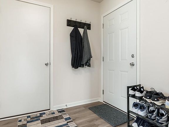 5th image of 4465 Squaw Valley Dr