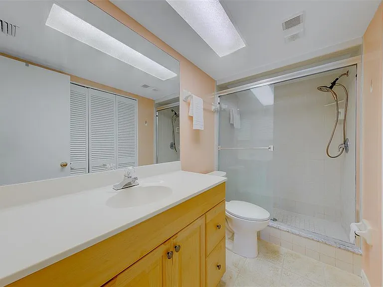 9881 113th St #215 — Photo 18
