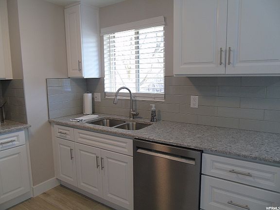 3rd image of 6089 S Glen Oaks St